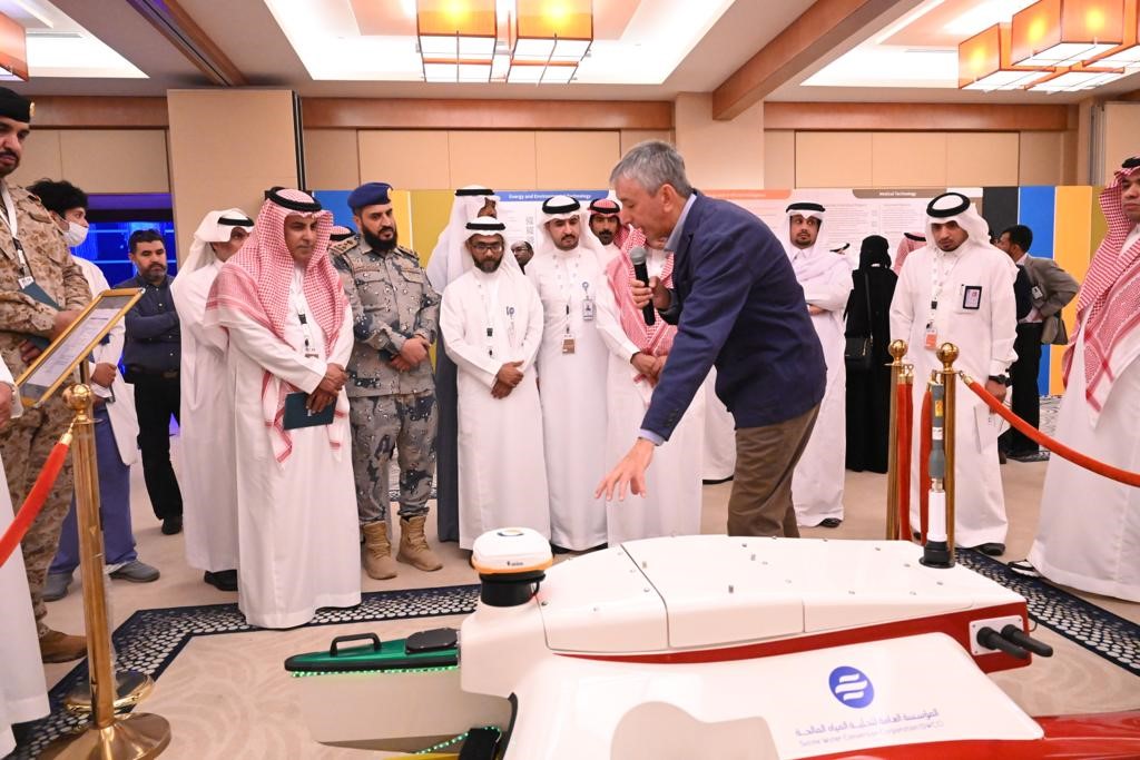 image of "التحلية" وجامعة تبوك يناقشان قصص نجاح المشاريع البحثية المشتركة والفرص المستقبلية